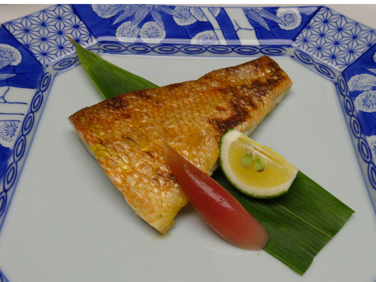 茶六別館の夕食・焼き魚